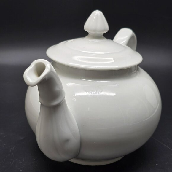 White Ceramic Teapot With Lid & Curved Handle Pillivuyt France DH1352 - Picture 1 of 9